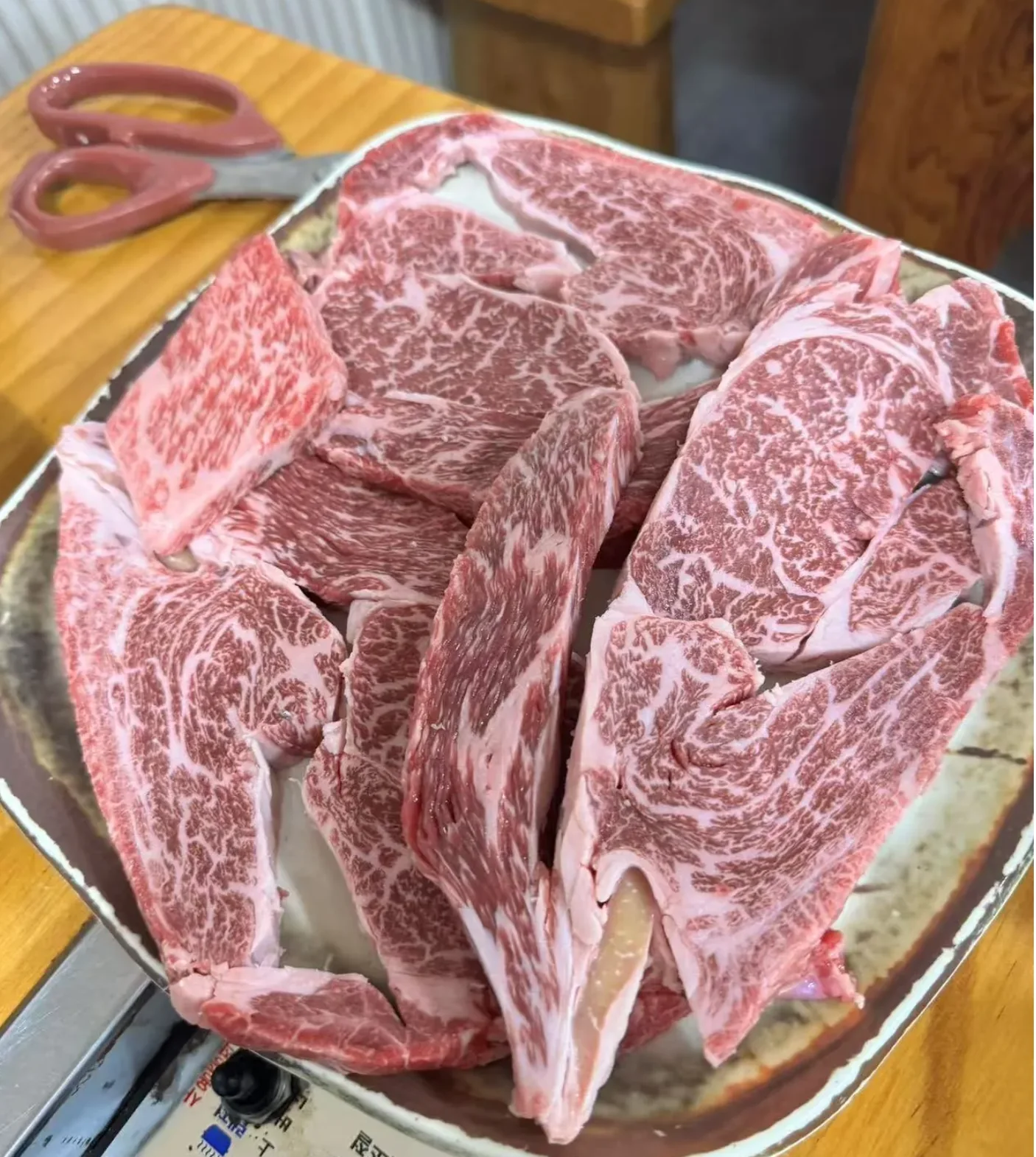 烤肉店的雪花牛肉